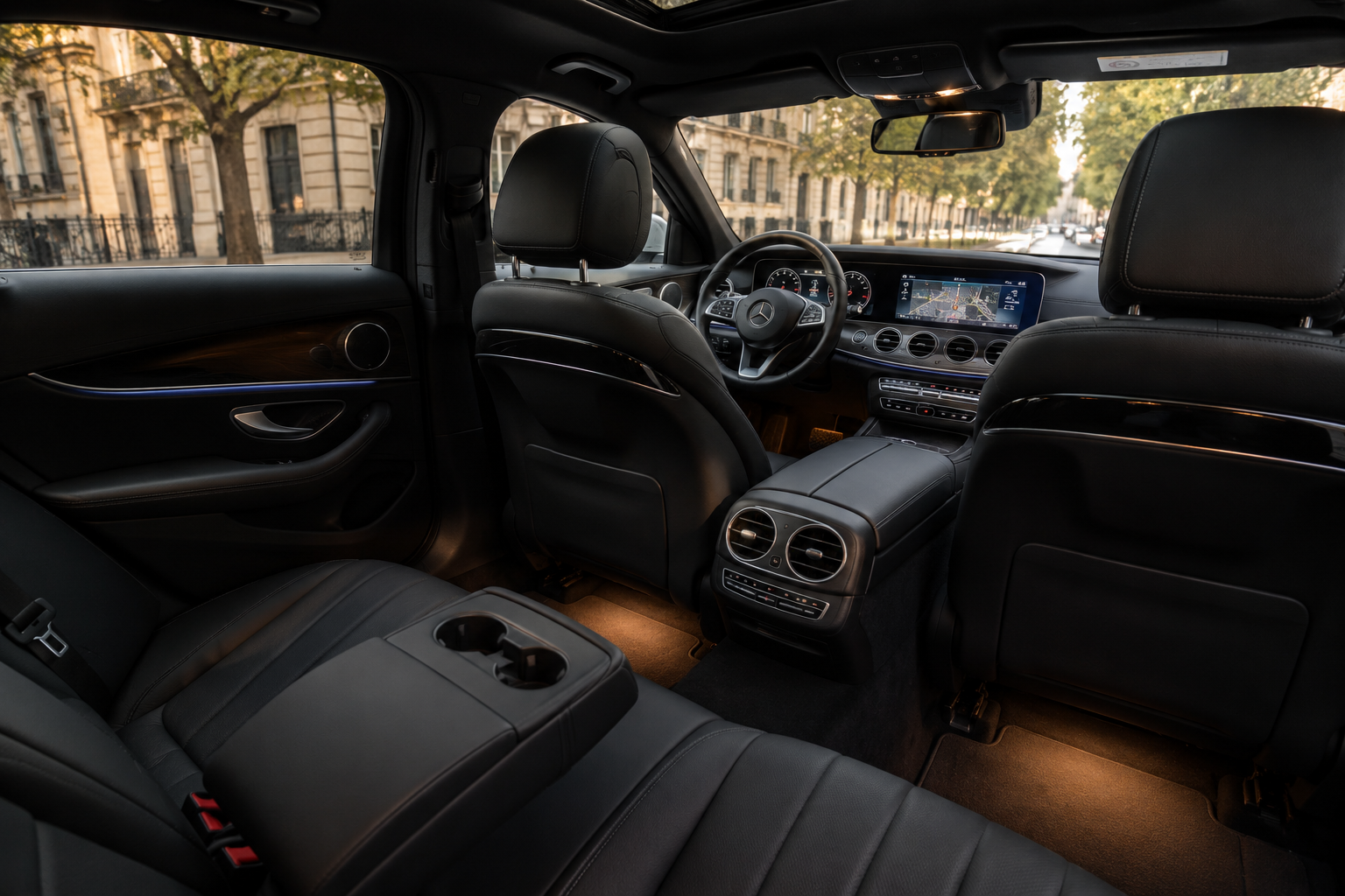 Intérieur luxueux taxi CruiseTransport